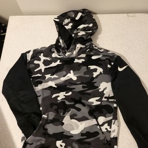 Nike Dri Fit Boys Medium